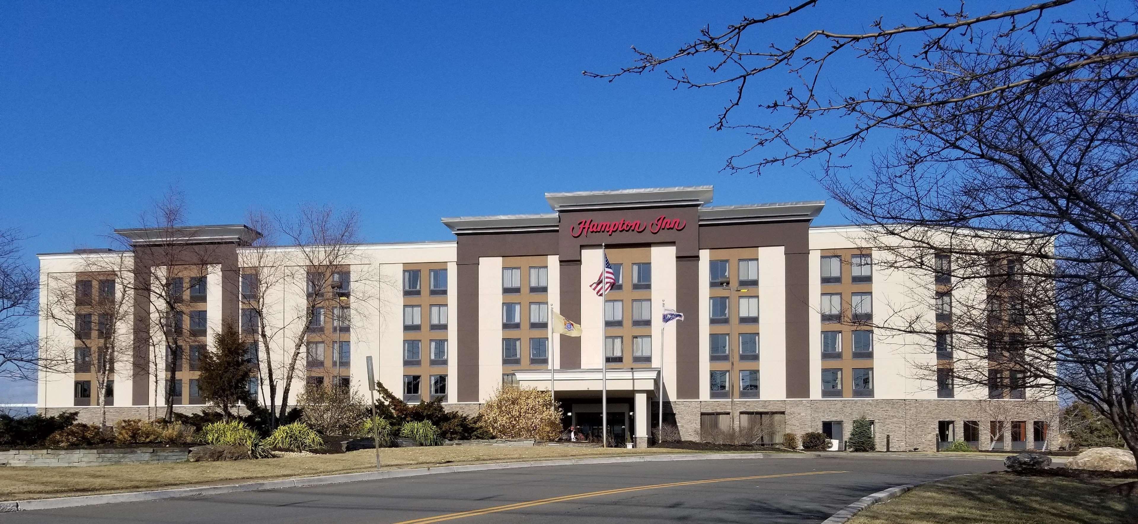 Hampton Inn Carlstadt At The Meadowlands Exterior foto