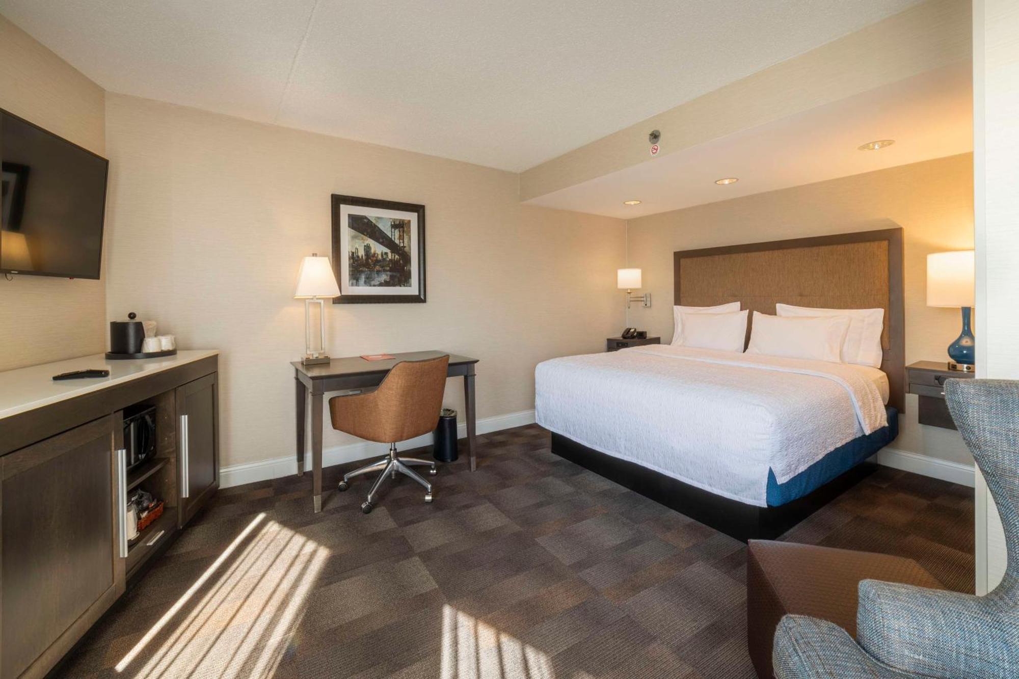 Hampton Inn Carlstadt At The Meadowlands Exterior foto