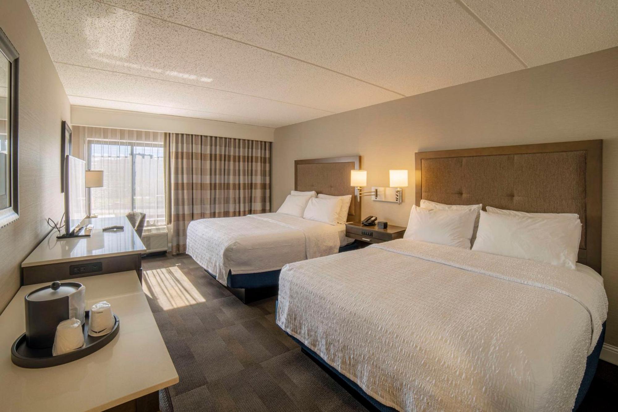 Hampton Inn Carlstadt At The Meadowlands Exterior foto