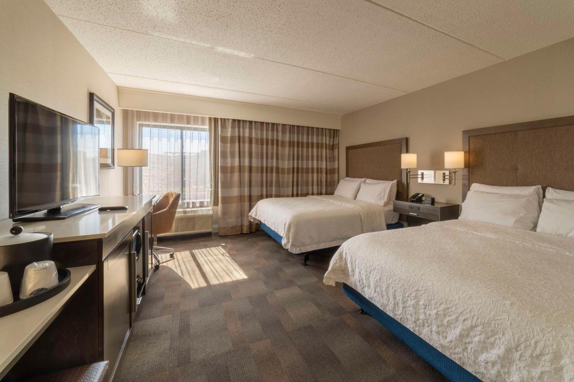 Hampton Inn Carlstadt At The Meadowlands Exterior foto