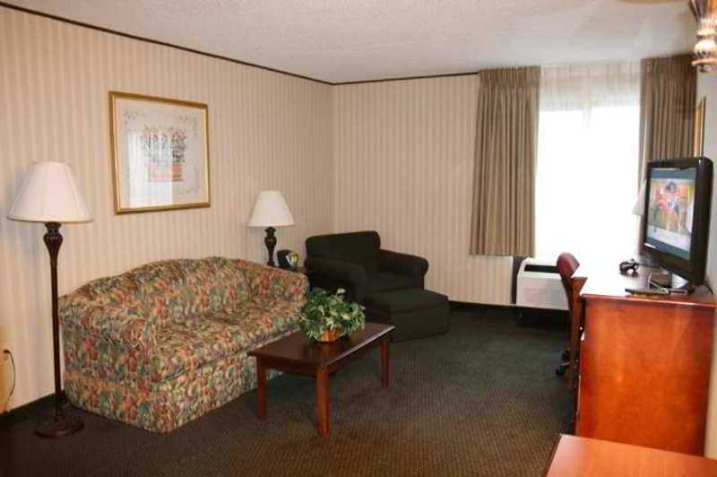 Hampton Inn Carlstadt At The Meadowlands Exterior foto